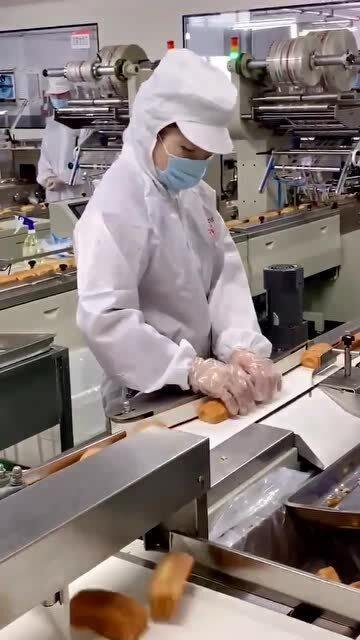 在食品厂上班 早餐不用买了,站一天 一个月也有五六千块钱